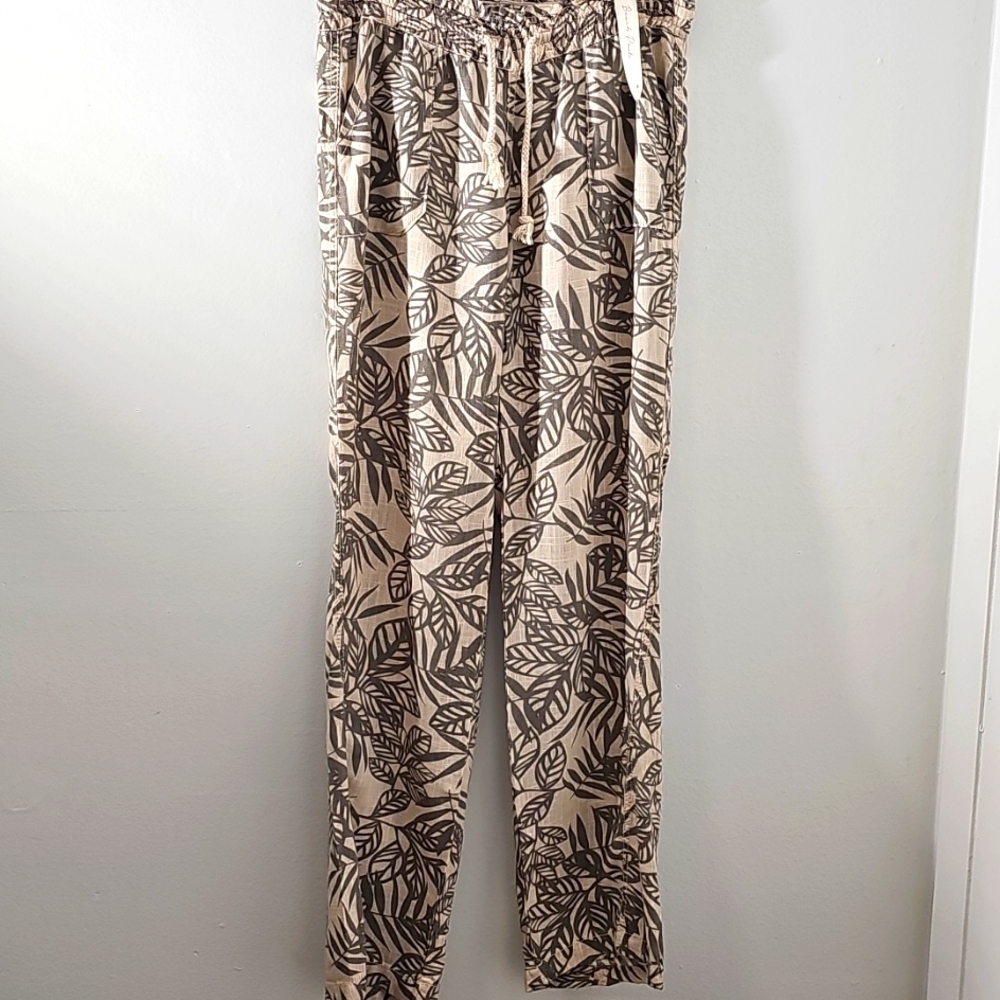 April Kiss Linen Beach Pants.‎ 4 Pockets. Elastic Waist. Med. cream Gray